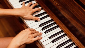 Dombrova Piano Duo z debiutancką płytą