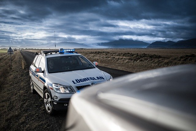 Trzej policjanci w Dąbrowie Górniczej oficjalnie rozstali się ze służbą po 30 latach