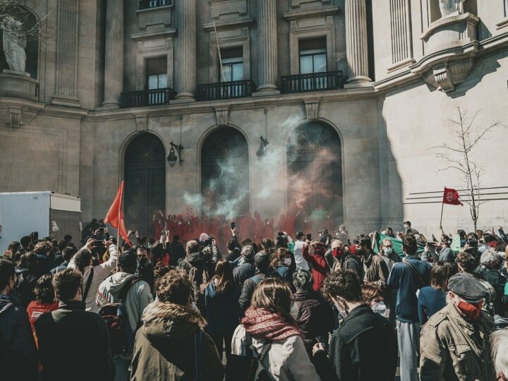 W Dąbrowie Górniczej trwają protesty przeciwko 5G