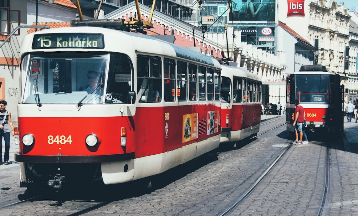 Odnowiona sieć tramwajowa w Dąbrowie Górniczej: komfort i bezpieczeństwo dla mieszkańców