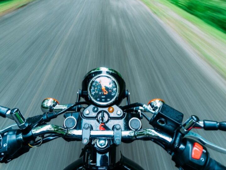 Wzrost liczby wypadków z udziałem motocyklistów na początku roku: apel o wzmożoną ostrożność na drogach