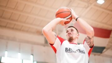 Zawodnicy z Dąbrowy Górniczej zaczynają sezon w Orlen Basket Lidze od zwycięstwa na wyjeździe