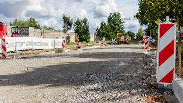 Przebudowa ulicy Augustynika: Nowe chodniki i ronda dla bezpieczeństwa mieszkańców!