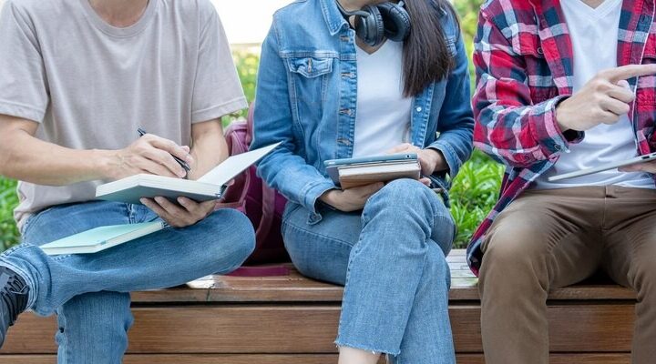 Wnikasz w co klikasz? Młodzież uczy się bezpieczeństwa w sieci w Dąbrowie Górniczej