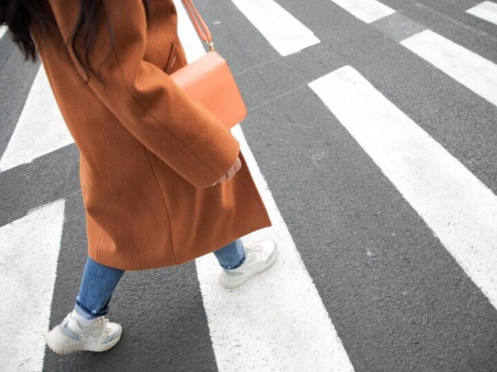 4-latek sam na ulicy: bohater interwencji ratuje malca