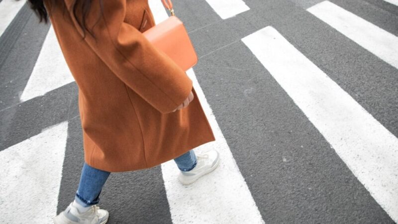 4-latek sam na ulicy: bohater interwencji ratuje malca