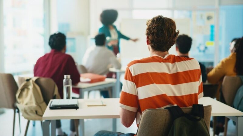 Bezpieczeństwo w szkole, sieci i życiu – konferencja w Dąbrowie Górniczej