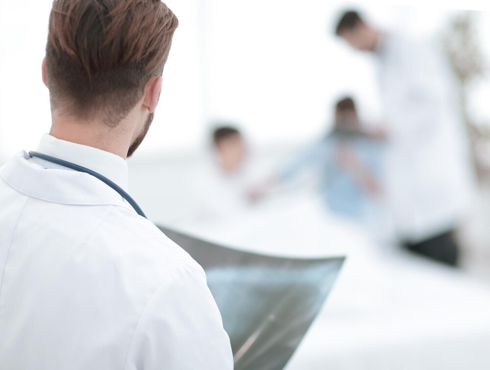 Ratownicy medyczni uczą dzieci, jak ratować życie w Dąbrowie Górniczej