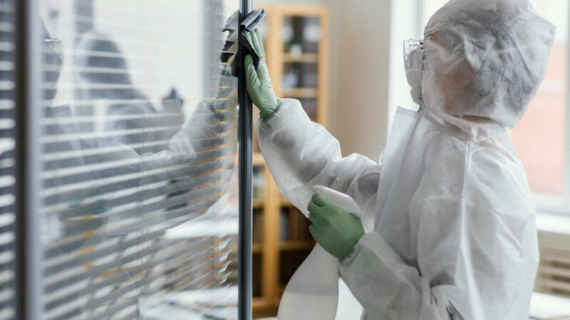 Kto odpowiada za czyszczenie po zgonie w mieszkaniu komunalnym w Dąbrowie Górniczej?