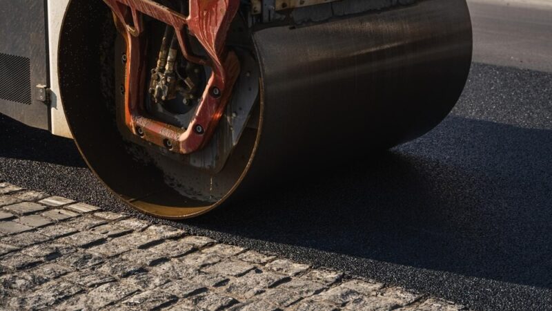 Systematyczne remonty dróg lokalnych w Dąbrowie Górniczej