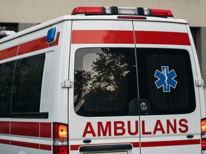 Zimowe wyzwania: jak pomóc bezdomnym i dbać o bezpieczeństwo na drogach