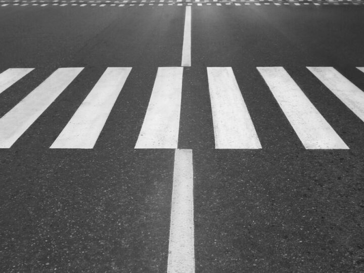 Odblaskowe wsparcie dla seniorów: Bezpieczny Dzień Babci i Dziadka w Elblągu