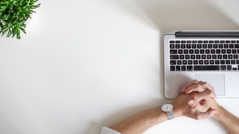 Jak uchronić się przed długami spółki, gdy firma traci płynność?