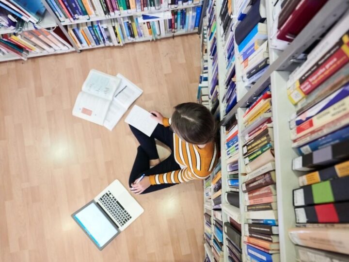 Przedszkolaki w Elblągu uczą się zasad bezpieczeństwa na drodze