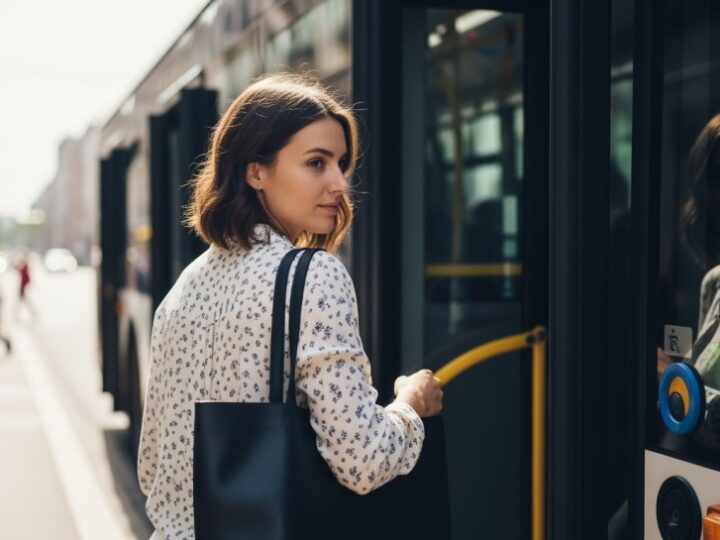 Elbląg: Policja rozpoczyna kontrole autobusów szkolnych i wycieczkowych