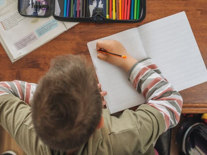 Policjantki z Elbląga edukują dzieci o bezpieczeństwie w sieci