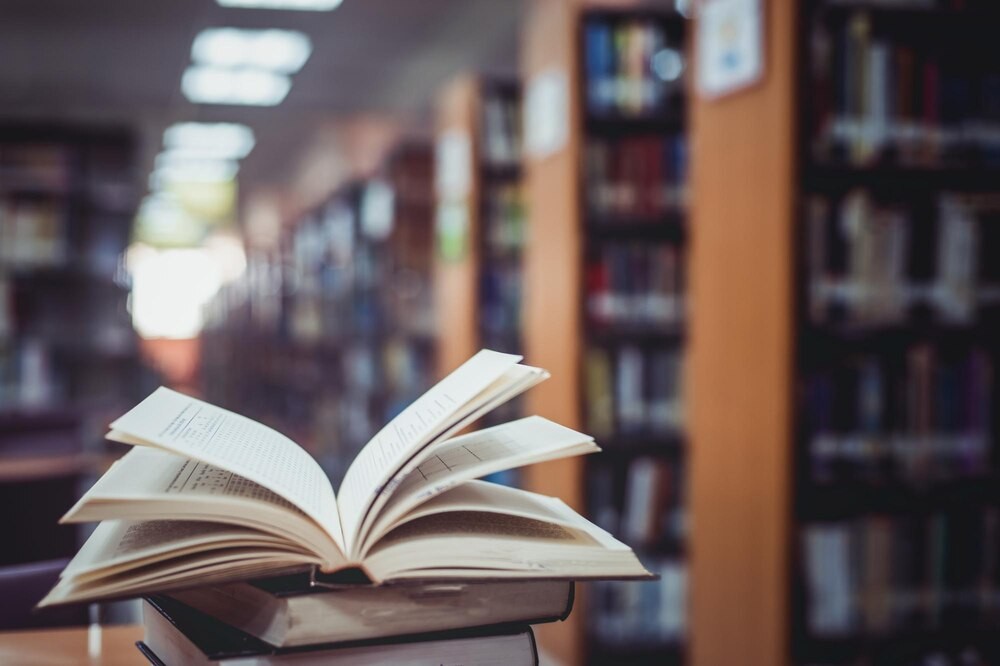 Maja Wolny: Odważna pisarka i podróżniczka w Bibliotece 11 czerwca
