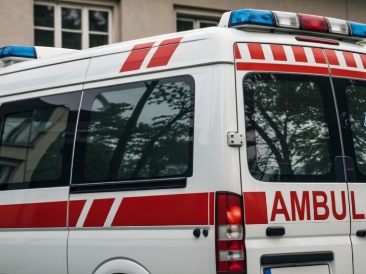 Zaginiony 83-latek odnaleziony po nocy w lesie – służby w akcji