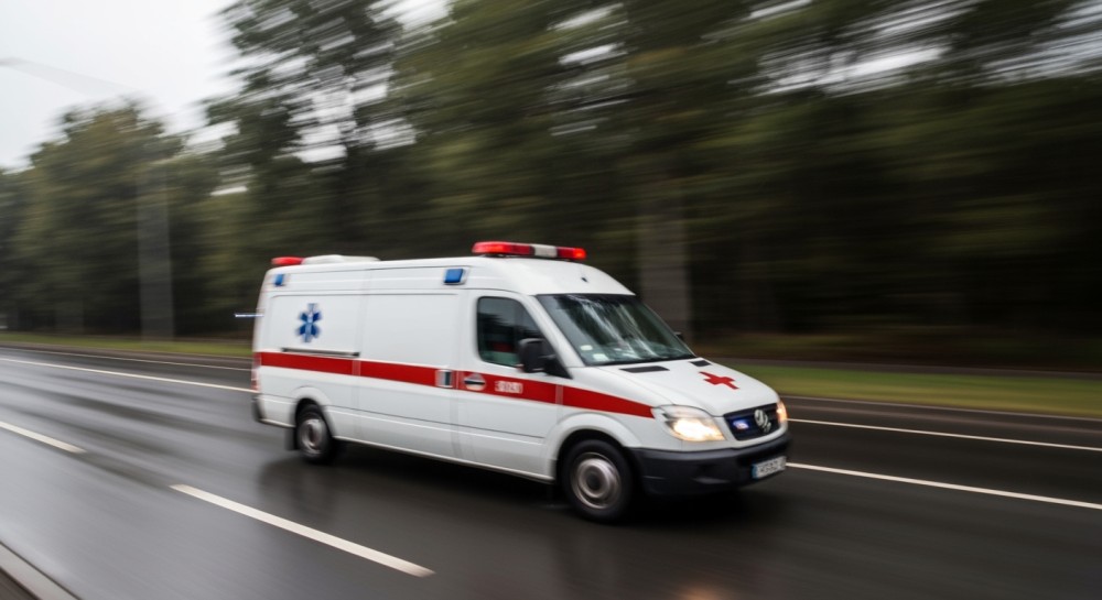 Wypadek budowlany w Elblągu: 40-latek z ciężkim urazem nogi trafił do szpitala