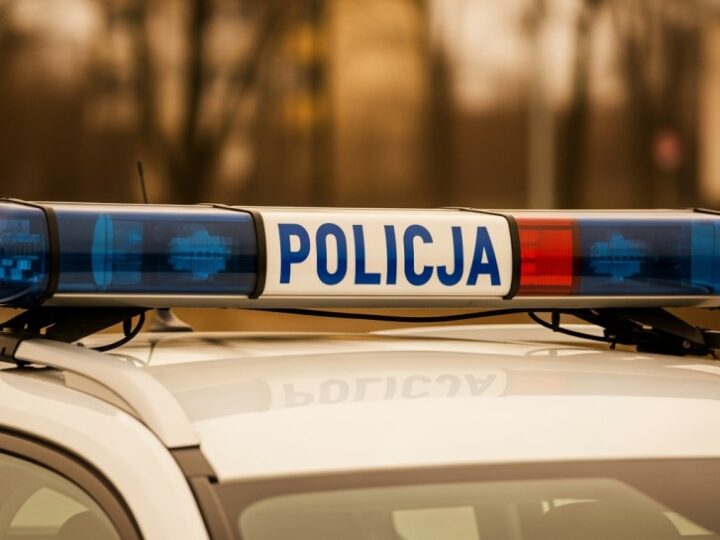 Policjant na urlopie spowodował kolizję i uciekł z miejsca zdarzenia w Elblągu